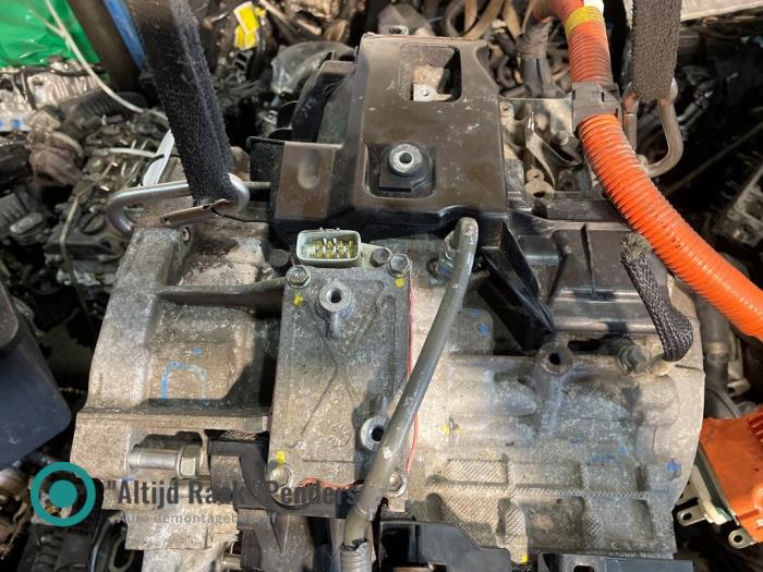 Used Gearbox Lexus RX (L2) 450h V6 24V VVT-i 4x2 Price on request offered by "Altijd Raak" Penders