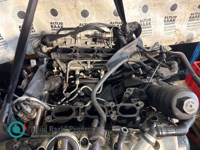 Begagnade Topplock Audi A4 Avant (B7) 3.2 FSI V6 24V Pris på förfrågan erbjuds av "Altijd Raak" Penders