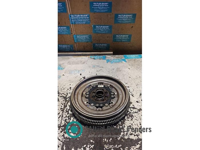 Gebrauchte Schwungrad Volkswagen Golf VII (AUA) 2.0 R 4Motion 16V Preis auf Anfrage angeboten von "Altijd Raak" Penders