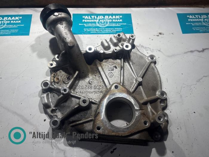 Usagé Couvercle de distribution Nissan Navara (D40) 3.0 dCi V6 24V DPF 4x4 Prix sur demande proposé par "Altijd Raak" Penders