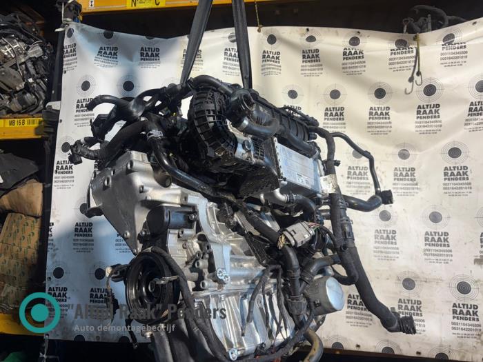 Engine from a Volkswagen Golf VIII (CD1) 1.5 eTSI 16V 2022