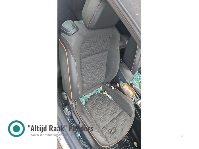 Seat, right from a Opel Cascada 1.4 Turbo 16V 2014