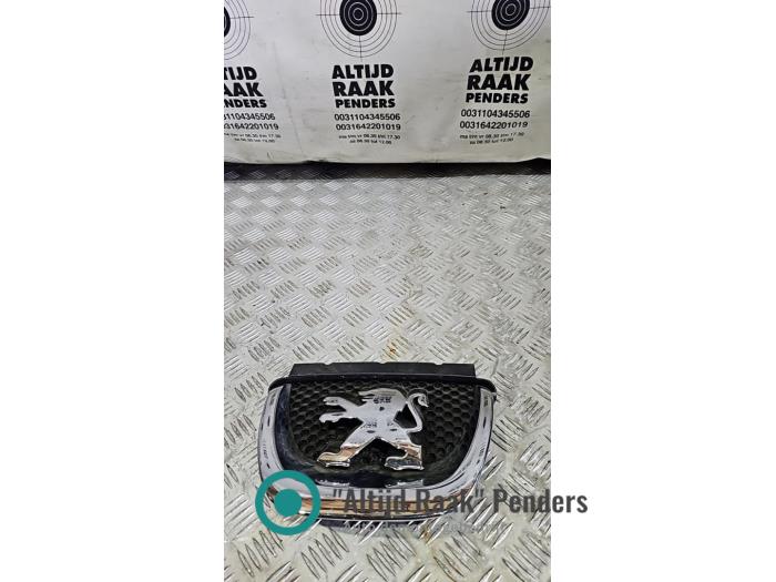 Używane Emblemat Peugeot 308 CC (4B) 1.6 16V THP Autom. Cena na żądanie oferowane przez "Altijd Raak" Penders