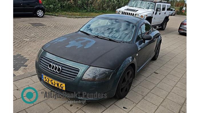 Używane Grill Audi TT (8N3) 1.8 20V Turbo Cena na żądanie oferowane przez "Altijd Raak" Penders