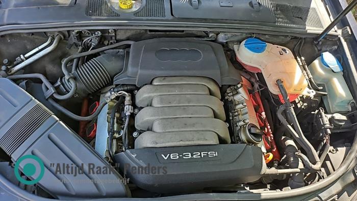 Begagnade Dynamo Audi A4 Cabrio (B7) 3.2 FSI V6 24V Quattro Pris på förfrågan erbjuds av "Altijd Raak" Penders