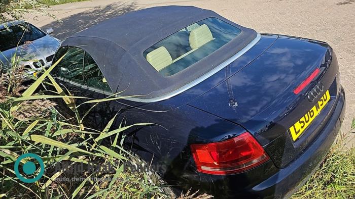 Używane Sterowanie dachu cabrio Audi A4 Cabrio (B7) 3.2 FSI V6 24V Quattro Cena na żądanie oferowane przez "Altijd Raak" Penders