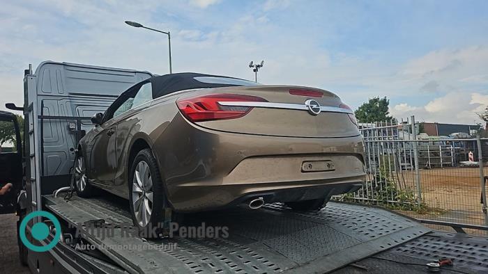 Soft-top from a Opel Cascada 1.4 Turbo 16V 2014