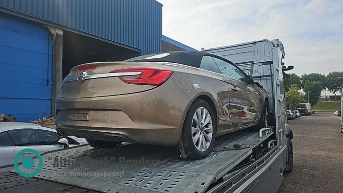 Soft-top from a Opel Cascada 1.4 Turbo 16V 2014