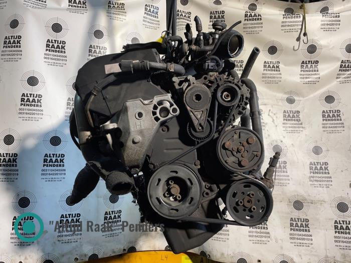 Motor van een Skoda Octavia Combi (1U5) 1.8 20V Turbo 2002