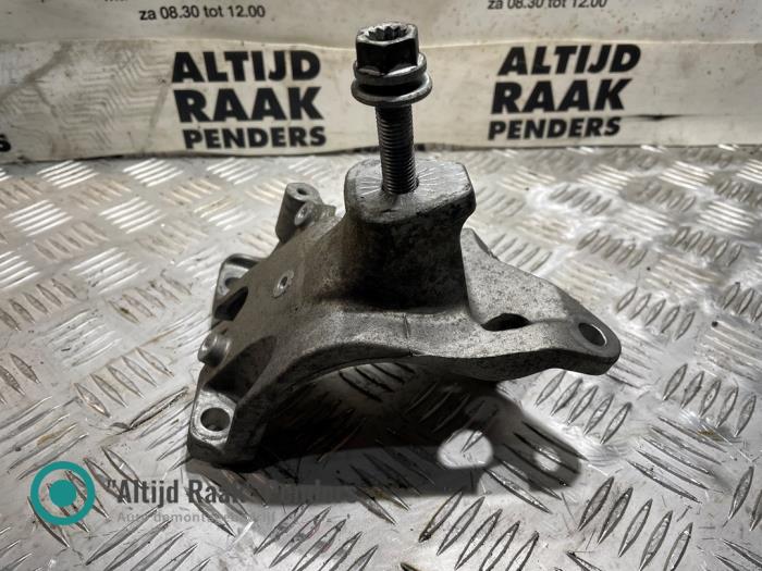Used Engine mount Audi RS 5 (8T3) RS5 4.2 V8 32V Price on request offered by "Altijd Raak" Penders