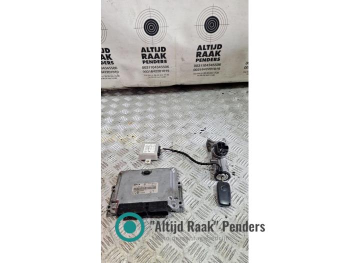 Used Ignition lock + computer Fiat Ducato (243/244/245/247) 2.8 JTD Price on request offered by "Altijd Raak" Penders