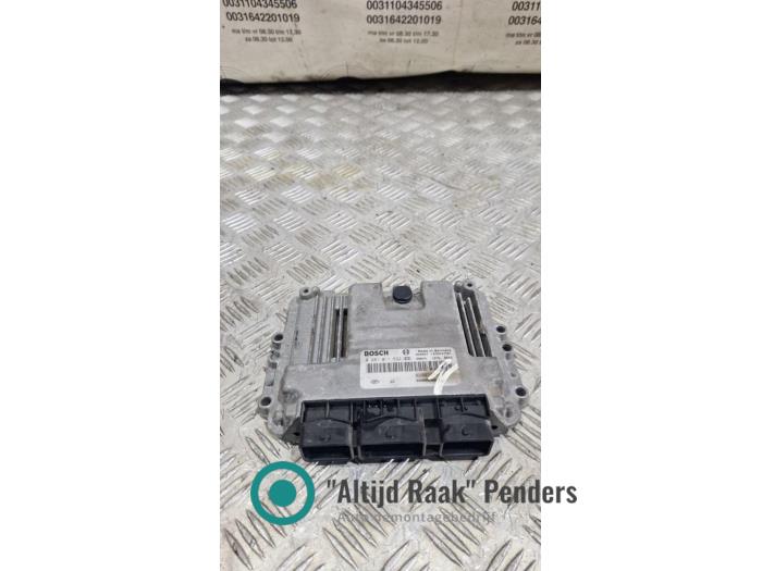 Used Engine management computer Renault Trafic New (FL) 2.5 dCi 16V 135 Price on request offered by "Altijd Raak" Penders