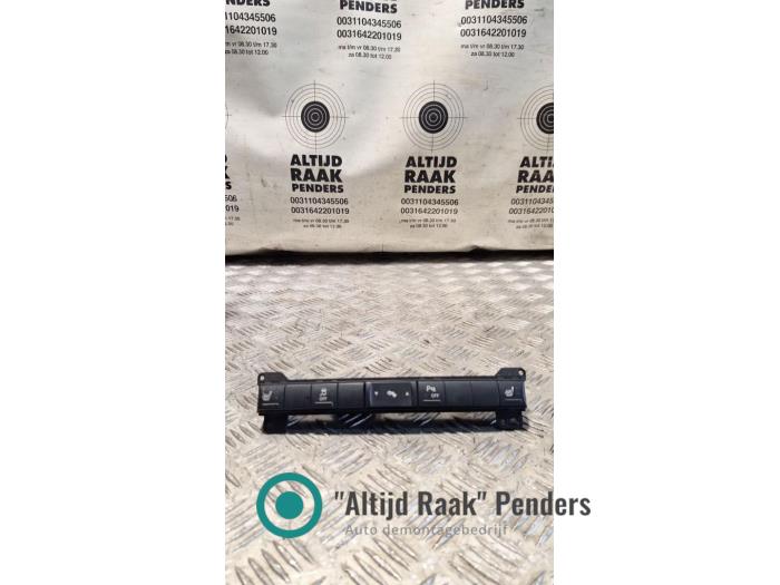 Usados Interruptor Jeep Commander (XK) 3.0 CRD V6 24V DPF Precio de solicitud ofrecido por "Altijd Raak" Penders