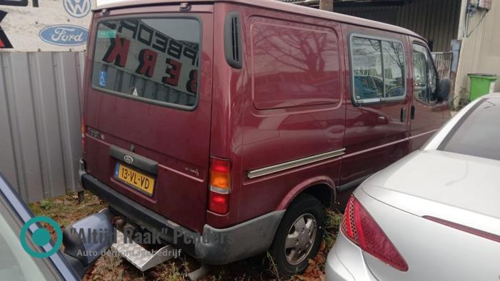 Używane Tylna klapa Ford Transit 2.5 Di Turbo 100-120S Cena € 1.250,00 Procedura marży oferowane przez "Altijd Raak" Penders
