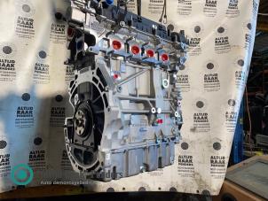 Engine from a Land Rover Discovery Sport (LC) 2.0 Si4 16V 2015