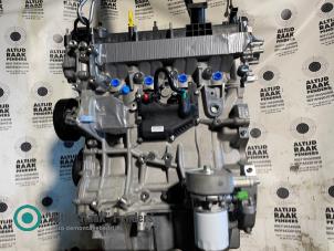 Engine from a Land Rover Discovery Sport (LC) 2.0 Si4 16V 2015
