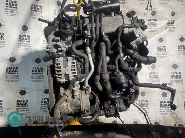 Engine from a Volkswagen Golf VII (AUA) 1.6 TDI 16V 2014