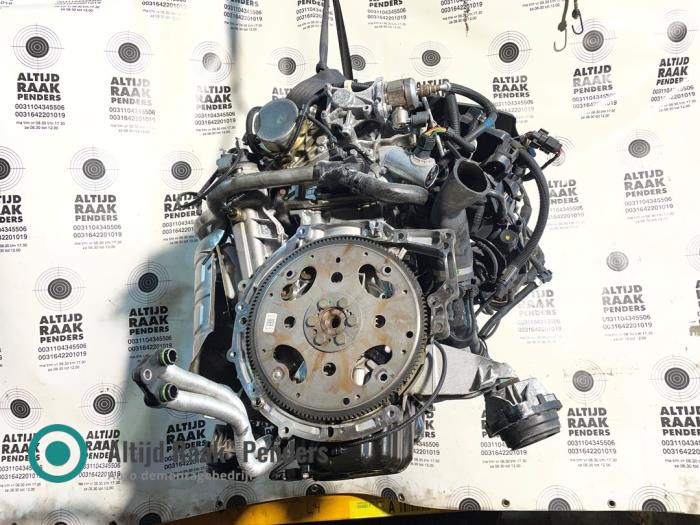 Engine from a BMW 1 serie (F21) 118i 1.6 16V 2012