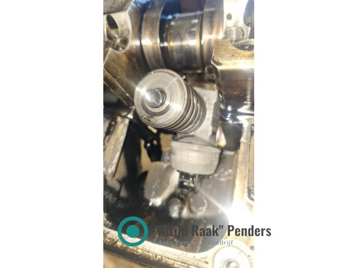 Usagé Injecteurs Volkswagen Multivan T5 (7E/7HC/7HF/7HM) 2.5 TDi Prix sur demande proposé par "Altijd Raak" Penders