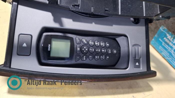 Używane Telefon BMW 7 serie (E65/E66/E67) 760i,Li 6.0 V12 48V Cena na żądanie oferowane przez "Altijd Raak" Penders