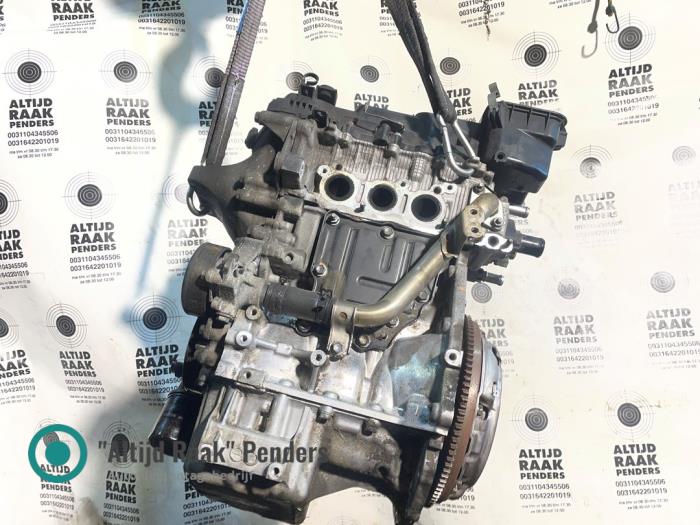 Motor van een Toyota Yaris II (P9) 1.0 12V VVT-i 2010