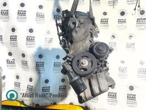 Motor van een Toyota Yaris II (P9) 1.0 12V VVT-i 2010