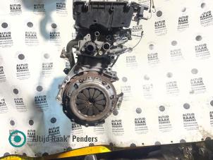 Motor van een Toyota Yaris II (P9) 1.0 12V VVT-i 2010