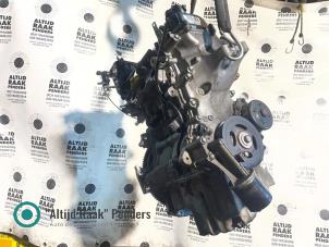 Motor van een Toyota Yaris II (P9) 1.0 12V VVT-i 2010