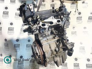 Motor van een Toyota Yaris II (P9) 1.0 12V VVT-i 2010