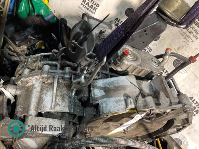 Used Gearbox Volkswagen Transporter T4 2.4 D Price on request offered by "Altijd Raak" Penders
