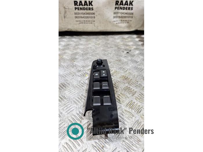 Usados Interruptor de ventanilla eléctrica Isuzu D-Max (TFR/TFS) 1.9 DDI 4x4 Precio de solicitud ofrecido por "Altijd Raak" Penders