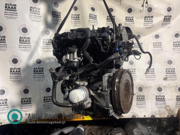 Ventildeckel van een Volvo V40 (MV) 1.6 T2 GTDi 16V 2014