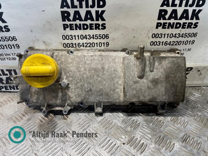 Usagé Couvercle soupapes Dacia Sandero I (BS) 1.6 Prix sur demande proposé par "Altijd Raak" Penders
