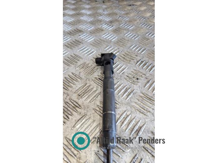 Usagé Injecteurs Mercedes A (W176) 1.8 A-200 CDI 16V Prix sur demande proposé par "Altijd Raak" Penders