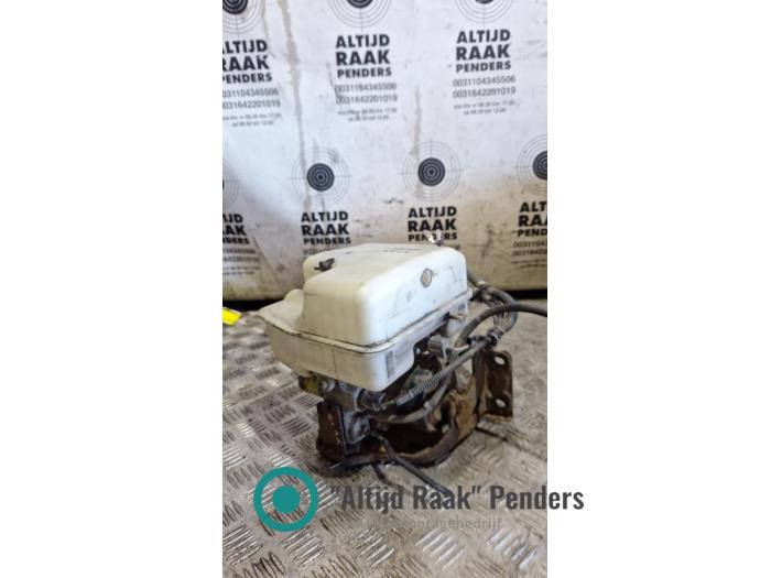 Begagnade Hydraulpump Toyota Land Cruiser V8 (J20) 4.5 D-4D 32V Pris på förfrågan erbjuds av "Altijd Raak" Penders