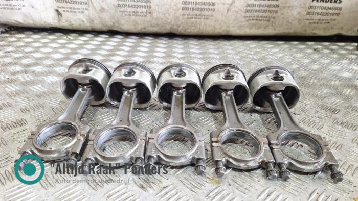 Usagé Piston Porsche Boxster (986) 2.7 24V Prix sur demande proposé par "Altijd Raak" Penders