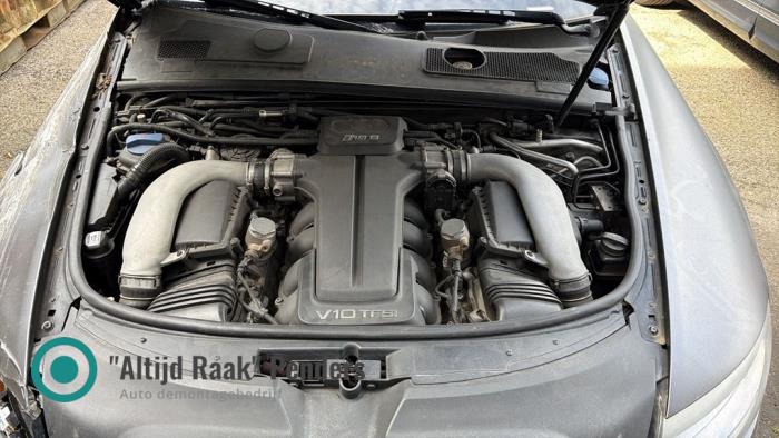 Engine management computer from a Audi RS 6 Avant (C6) RS6 5.0 V10 40V TFSI 2009