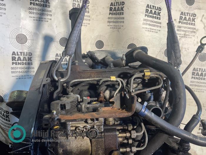 Used Engine Volkswagen Transporter/Caravelle T4 1.9 D Price on request offered by "Altijd Raak" Penders