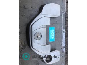 Abdeckblech Motor van een Mercedes-Benz SL (R230) 5.4 SL-55 AMG V8 24V 2004