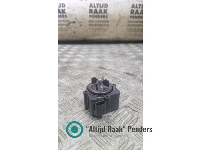 Begagnade Extra vattenpump BMW 5 serie (F10) 520d 16V Pris på förfrågan erbjuds av "Altijd Raak" Penders