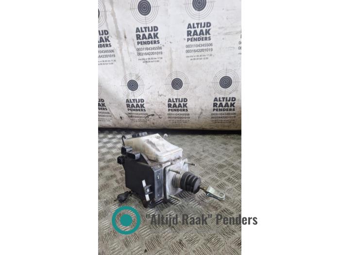 Usagé Servo frein Toyota Land Cruiser (J12) 3.0 D-4D 90 16V Wagon Prix sur demande proposé par "Altijd Raak" Penders