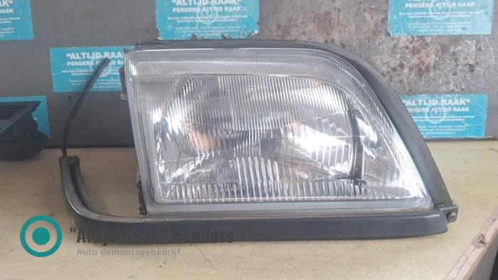 Używane Reflektor prawy Mercedes SL (R129) 3.2 SL-320 24V Cena na żądanie oferowane przez "Altijd Raak" Penders