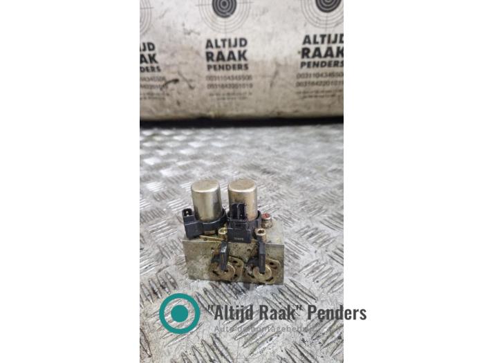 Gebrauchte Ventilblock hydraulisch Mercedes SL (R129) 3.2 SL-320 24V Preis auf Anfrage angeboten von "Altijd Raak" Penders