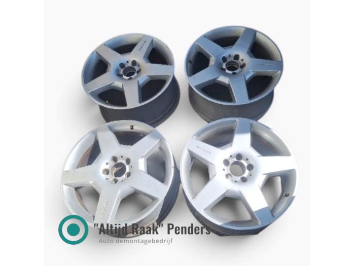 Gebrauchte Felgen Set Mercedes ML II AMG (164/4JG) 6.2 63 AMG 4-Matic V8 32V Preis auf Anfrage angeboten von "Altijd Raak" Penders