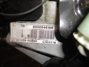 Used Gearbox Renault Master Price on request offered by "Altijd Raak" Penders