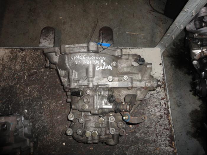 Gearbox from a Mitsubishi Grandis 1999