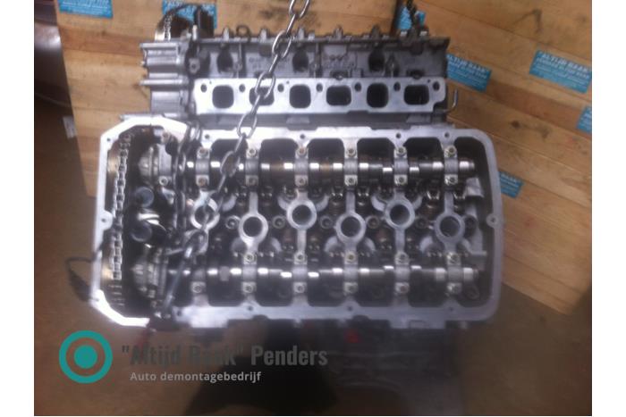 Motor van een Bentley Continental GT 6.0 W12 48V 2004
