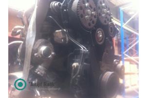Engine from a Audi A6 Avant (C6) 2.0 TDI 16V 2005