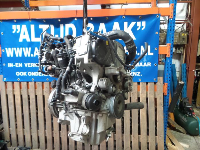 Engine from a Fiat Ducato (250) 2.0 D 115 Multijet 2011