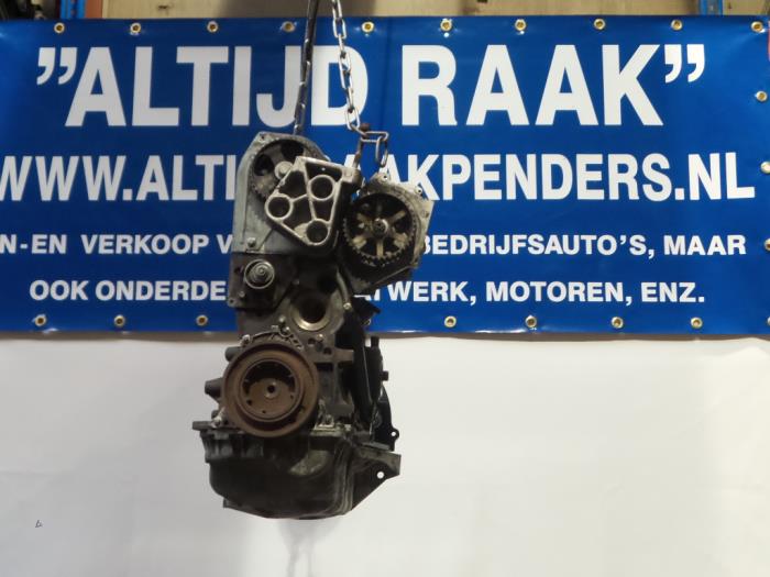 Engine from a Renault Laguna II Grandtour (KG) 1.9 dCi 110 2007